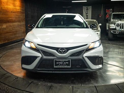 Used 2023 Toyota Camry SE FWD image 4