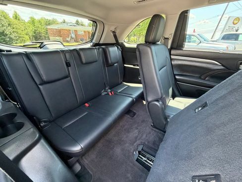 Used 2017 Toyota Highlander Limited AWD/4WD image 14