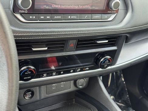 Used 2024 Nissan Rogue SV image 14