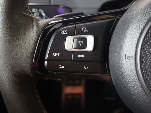 Used 2019 Volkswagen Golf R 4-Door AWD/4WD image 41