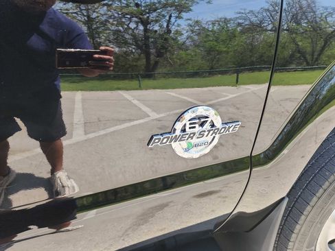 Used 2016 Ford F350 XLT w/ XLT Interior Package image 13