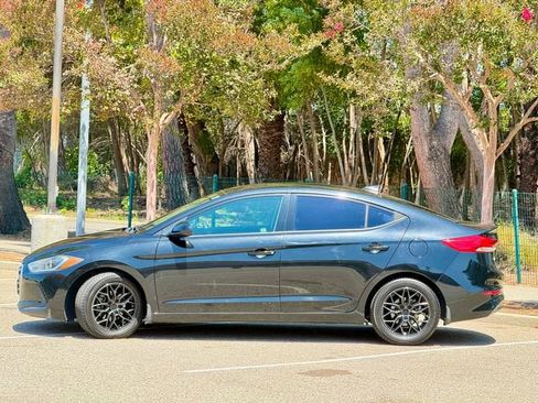 Used 2018 Hyundai Elantra SEL FWD image 11