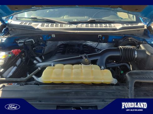 Used 2015 Ford F150 Lariat w/ Equipment Group 502A Luxury AWD/4WD image 21