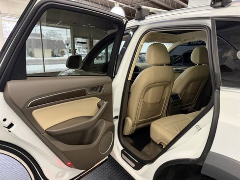 Used 2017 Audi Q5 2.0T Premium Plus w/ Technology Package image 33