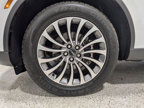 Used 2021 Lincoln Aviator Reserve w/ Elements Package Plus image 9