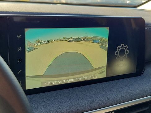 Used 2025 Nissan Kicks SV w/ Illumination Package image 31