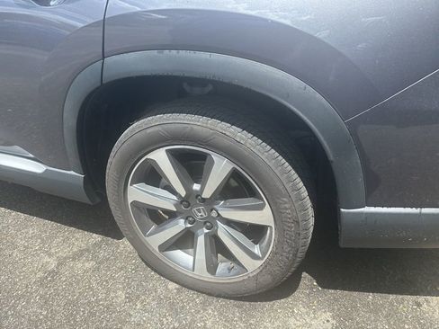 Used 2025 Honda Pilot Elite image 7