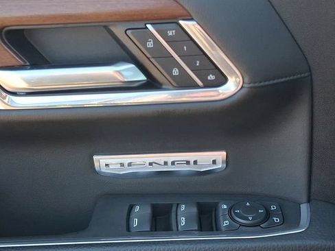 Used 2023 GMC Sierra 1500 Denali w/ Denali Reserve Package AWD/4WD image 20