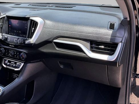 Used 2022 GMC Terrain SLT w/ Infotainment Package II FWD image 18