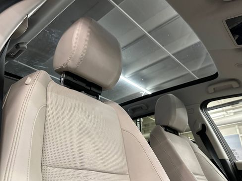 Used 2024 Land Rover Discovery Sport S image 25