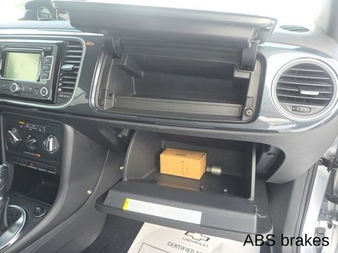 Used 2013 Volkswagen Beetle 2.0T image 26