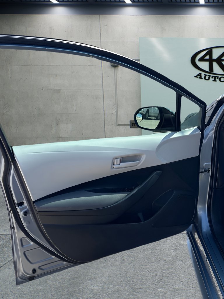 Used 2024 Toyota Corolla LE FWD image 11