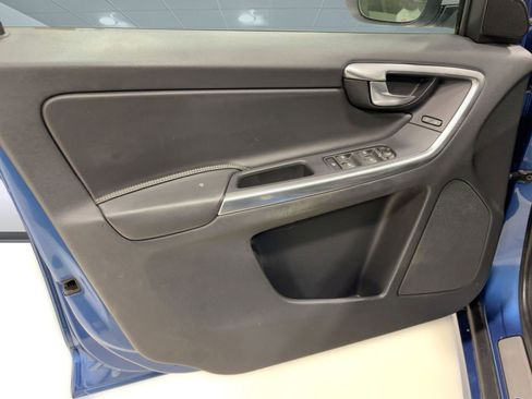 Used 2017 Volvo XC60 T6 R-Design w/ Protection Package image 21