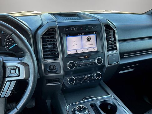 Used 2019 Ford Expedition XLT image 9