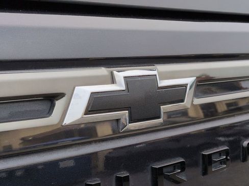 Used 2022 Chevrolet Suburban RST w/ Luxury Package AWD/4WD image 33