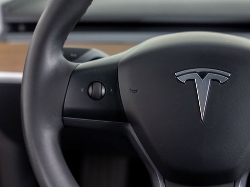 Used 2018 Tesla Model 3 Performance image 30