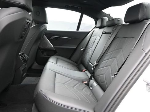 New 2026 BMW i5 eDrive40 RWD image 18