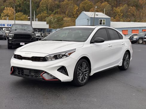 Used 2024 Kia Forte GT-Line w/ GT-Line Premium Package image 2