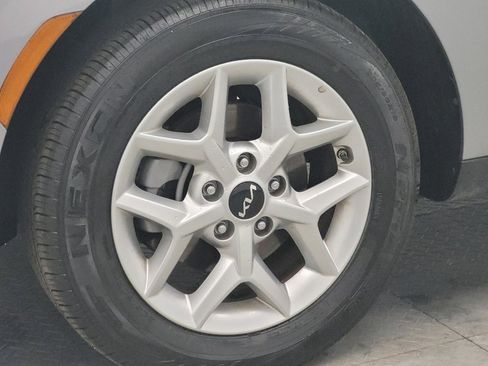 Used 2025 Kia Soul LX image 31