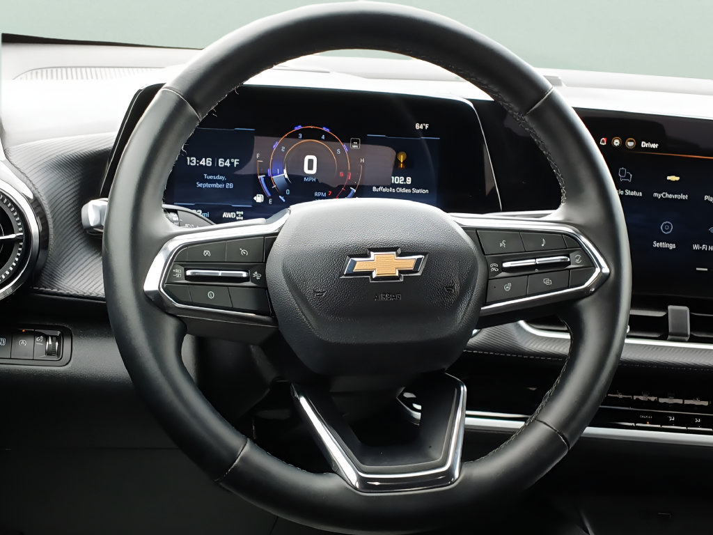 Used 2026 Chevrolet Equinox LT AWD/4WD image 13