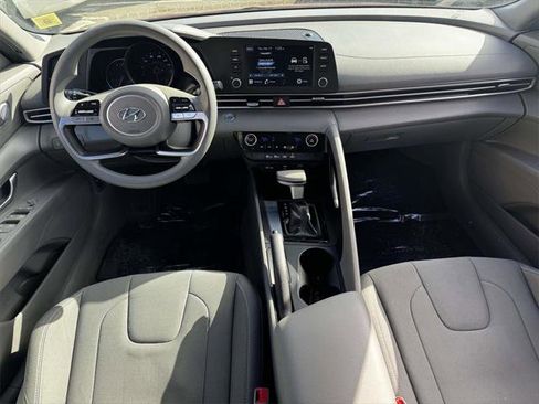 Certified 2023 Hyundai Elantra SEL image 13