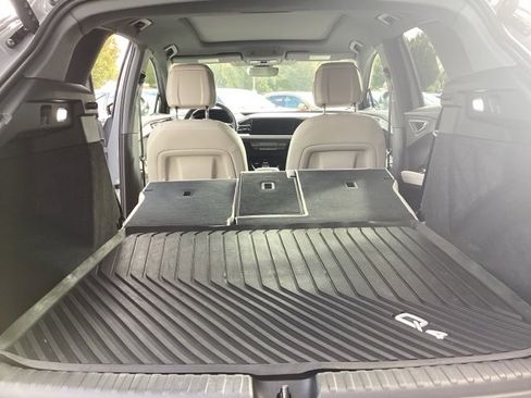 Used 2022 Audi Q4 e-tron Premium w/ Convenience Package image 10