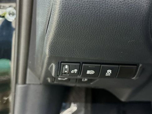 Used 2024 Toyota Corolla Cross XSE w/ Convenience Package image 10