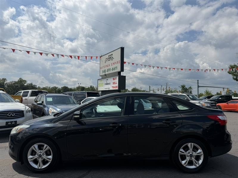 Used 2013 Ford Focus SE w/ Cargo Management Pkg FWD image 4