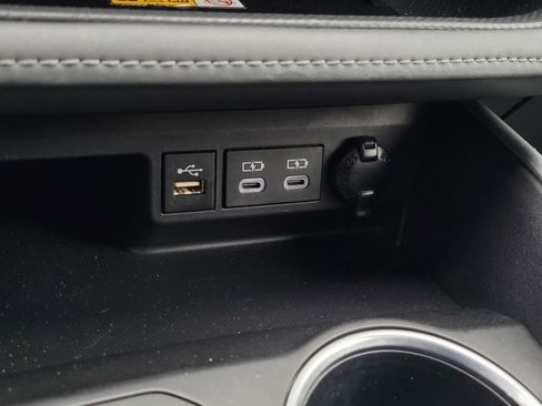 Certified 2024 Toyota Highlander XLE image 21