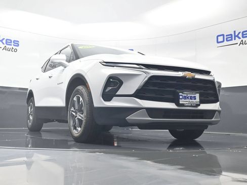 Used 2025 Chevrolet Blazer LT AWD/4WD image 39