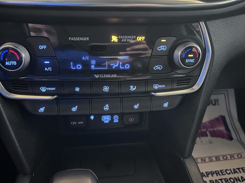 Used 2020 Hyundai Santa Fe Limited AWD/4WD image 60