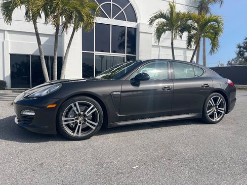 Used 2011 Porsche Panamera image 2