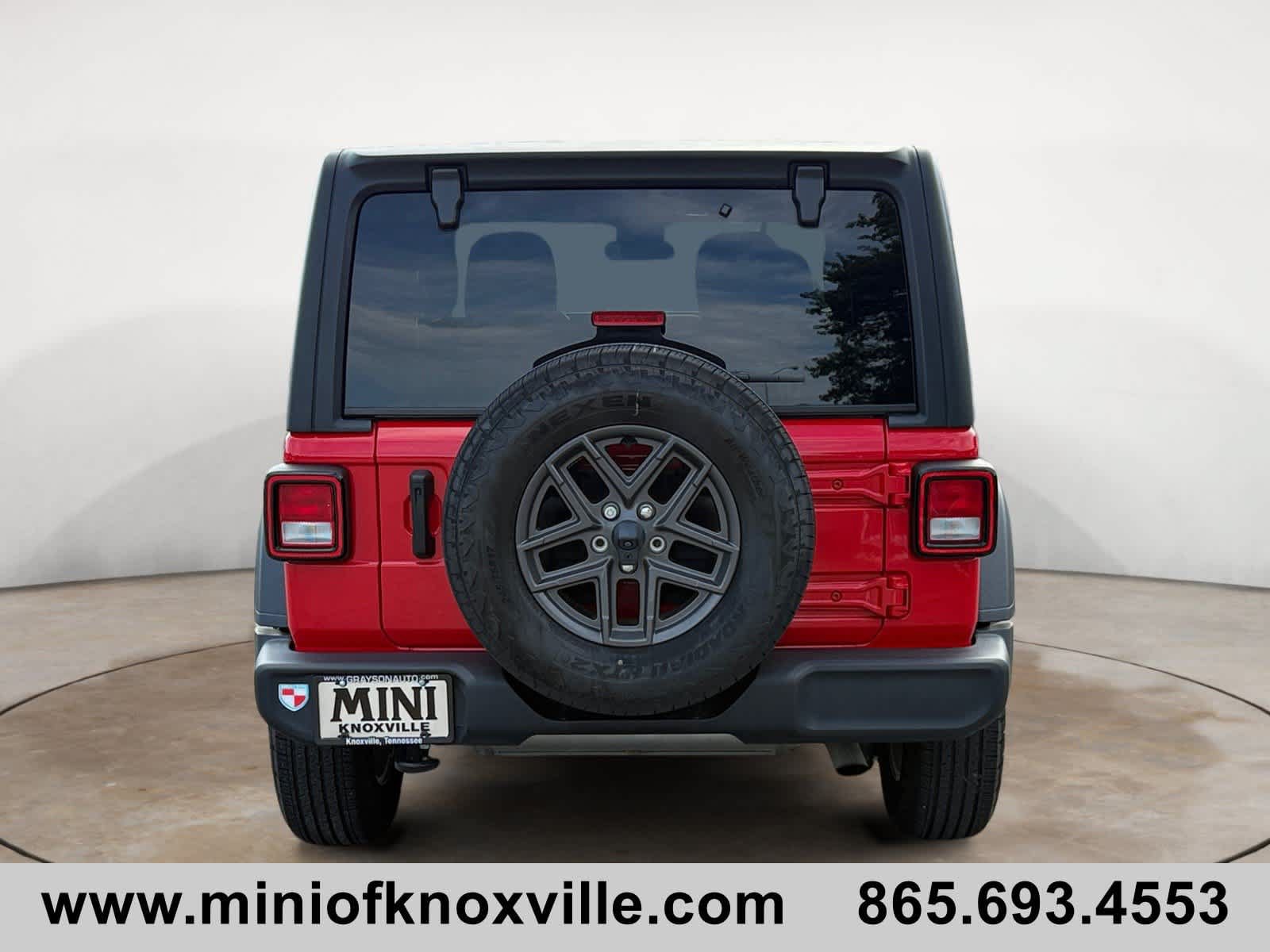 Used 2024 Jeep Wrangler Sport AWD/4WD image 4