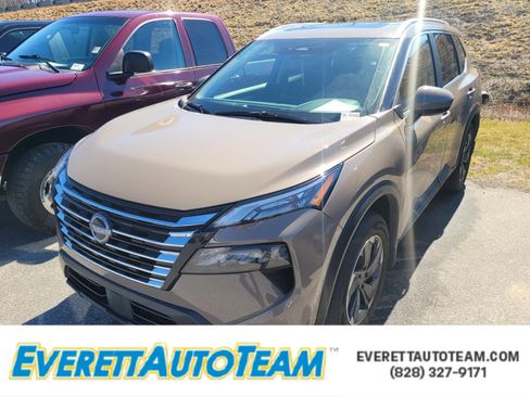 Used 2025 Nissan Rogue SV w/ SV Premium Package image 1