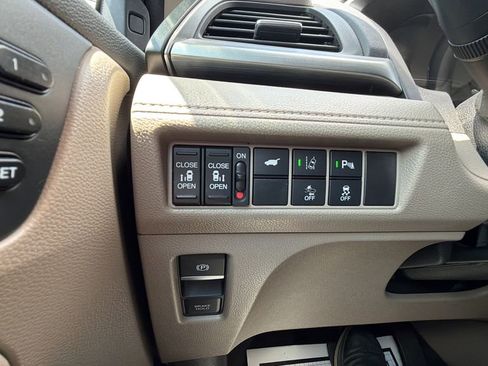 Used 2019 Honda Odyssey Touring image 18