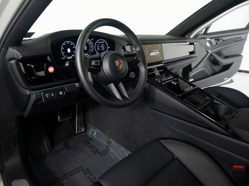 Certified 2026 Porsche Panamera 4 AWD/4WD image 4