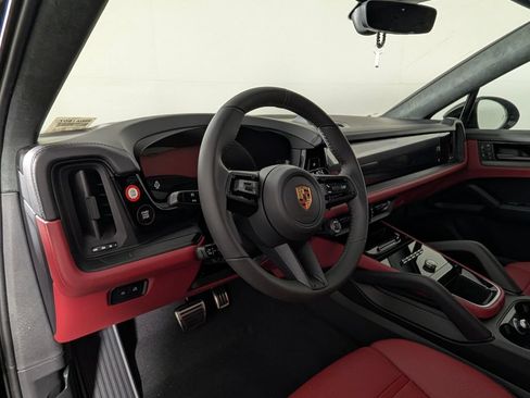New 2026 Porsche Cayenne GTS AWD/4WD image 4
