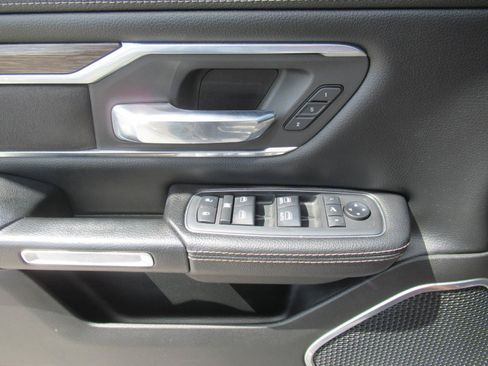 Used 2019 RAM 1500 Laramie RWD image 21