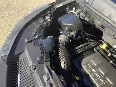 Used 2020 Chevrolet Trax LT w/ LT Convenience Package image 17