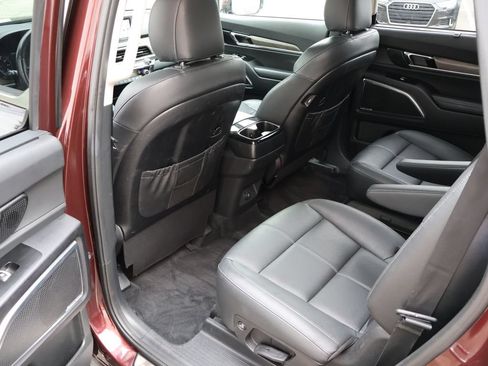 Used 2021 Kia Telluride SX w/ Towing Package AWD/4WD image 17