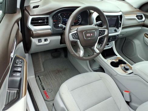 Used 2022 GMC Acadia SLE FWD image 18