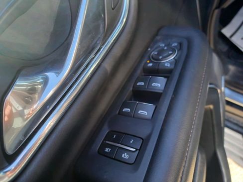 Used 2023 Chevrolet Suburban High Country w/ Premium Package 2 image 18