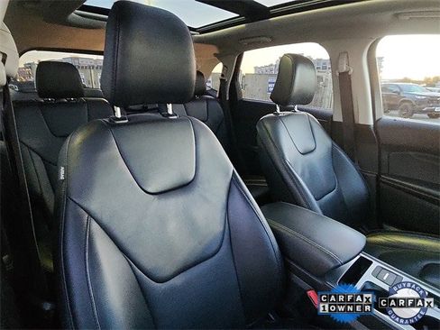 Certified 2022 Ford Edge Titanium image 33