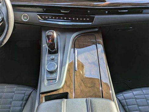 Used 2024 Cadillac Escalade Sport Platinum w/ LPO, ONYX Package image 19