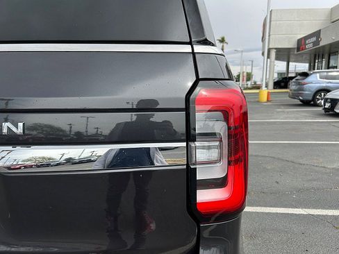 Used 2024 Ford Expedition Limited RWD image 15