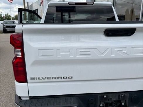 Used 2024 Chevrolet Silverado 1500 LT AWD/4WD image 3