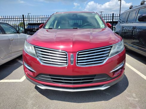 Used 2017 Lincoln MKC Reserve w/ Lincoln MKC Climate Package FWD image 2