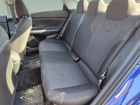 Certified 2021 Hyundai Elantra SE FWD image 15