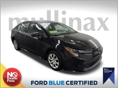 Used 2024 Toyota Corolla LE image 1