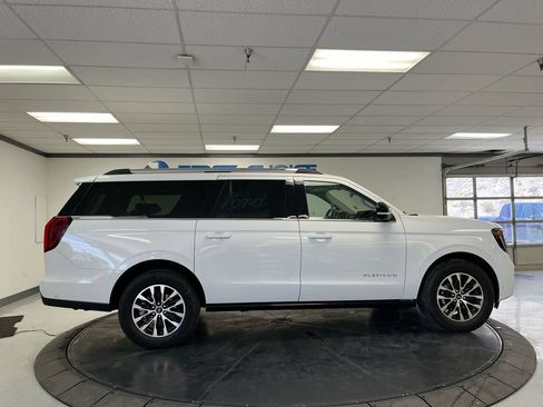 Used 2025 Ford Expedition Max Platinum AWD/4WD image 9